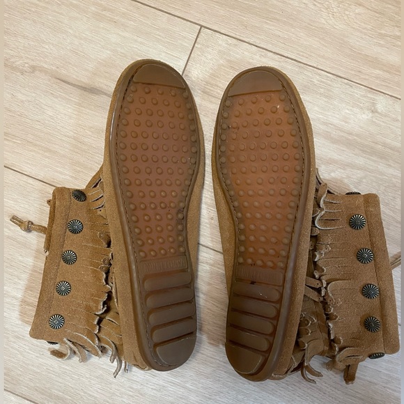 Minnetonka Double Fringe Side Zip Bootie - Picture 2 of 5